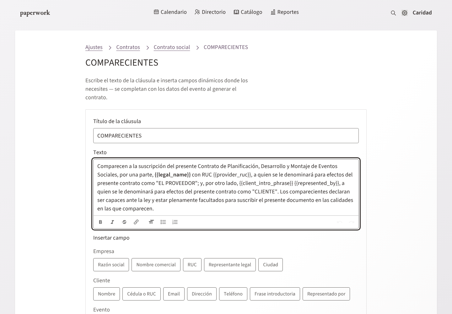 El editor de una cláusula: el texto con campos dinámicos y el selector Insertar campo